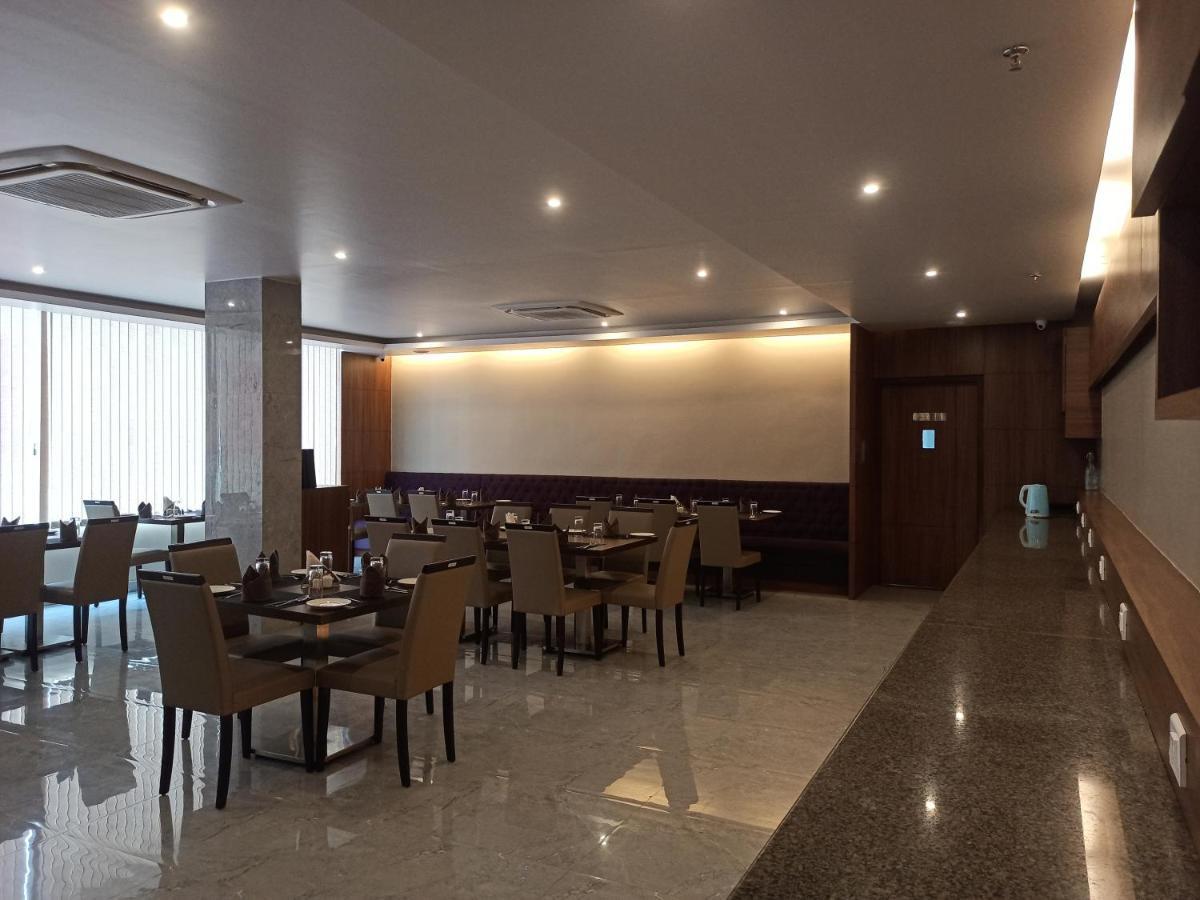 Hotel Tree Fern Dibrugarh Exterior foto