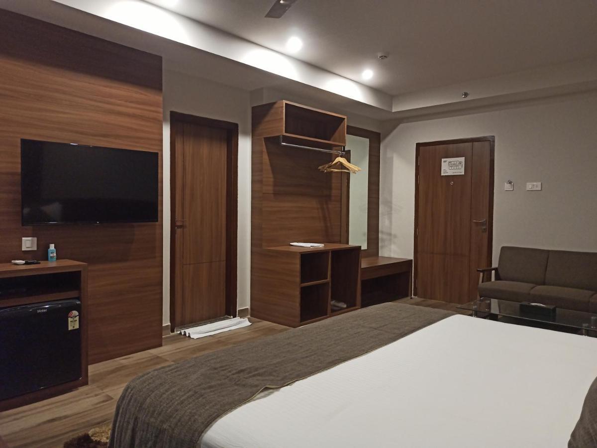 Hotel Tree Fern Dibrugarh Exterior foto