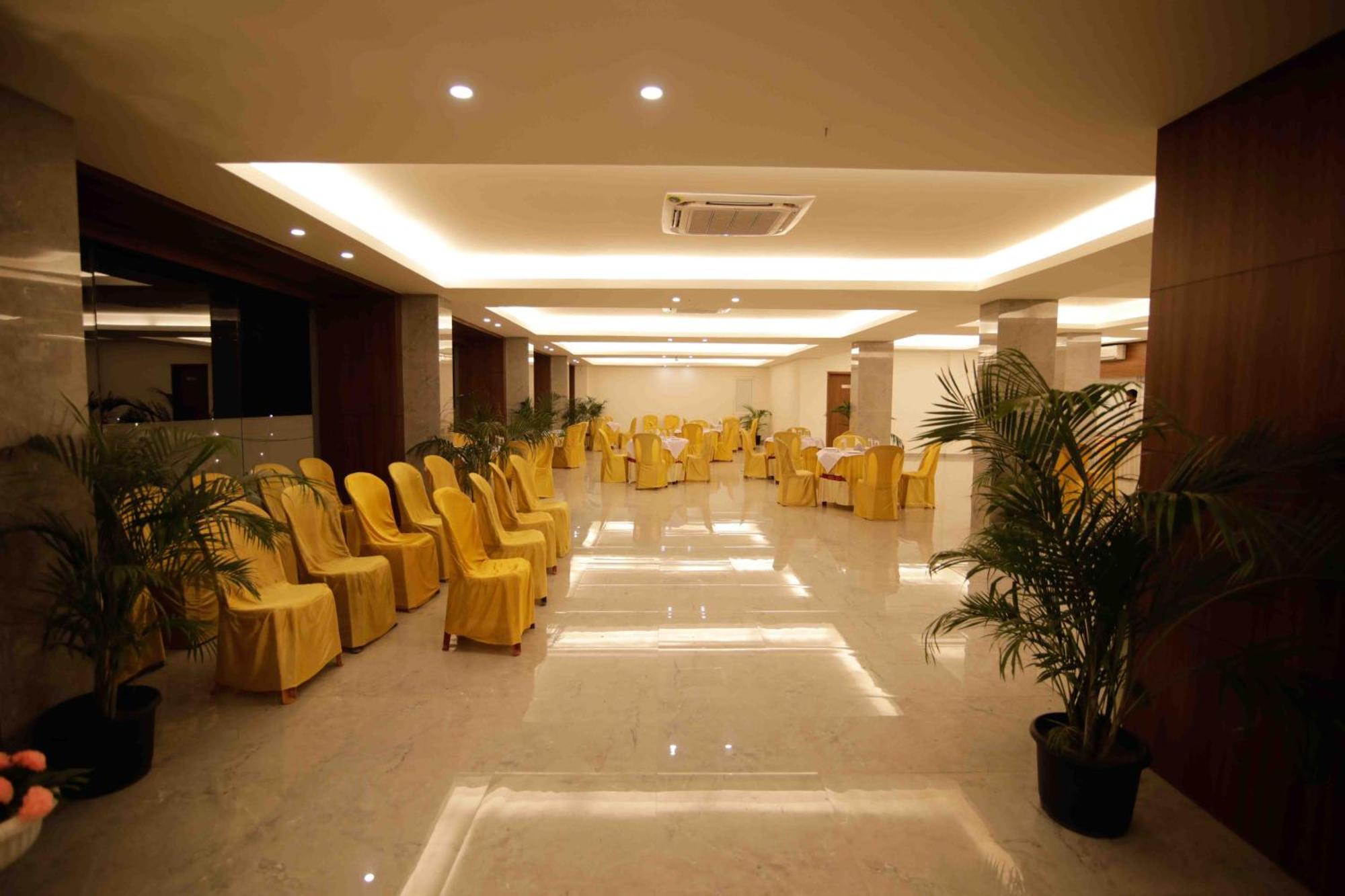 Hotel Tree Fern Dibrugarh Exterior foto